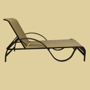 Espreguiçadeira Caracol elaborada com Tela Sling, cor Bege